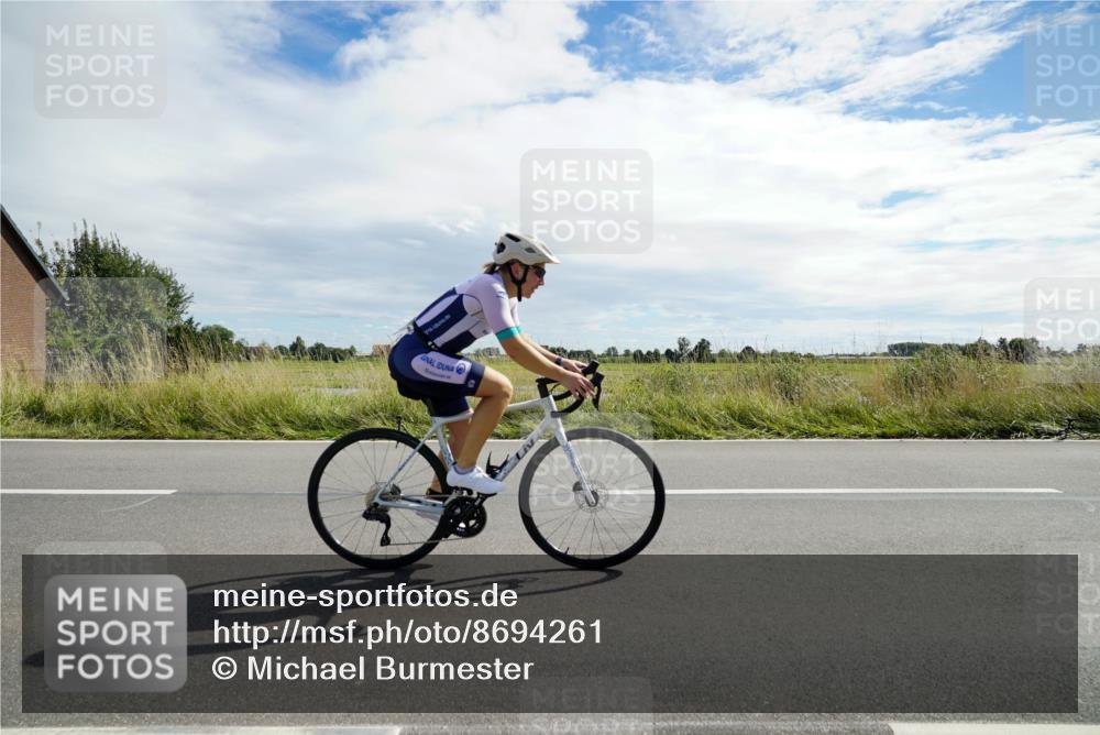 31.08.2025 - Elbe Triathlon Hamburg Michael Burmester http://msf.ph/oto/8694261 31.08.2025 14:49:03 Radfahren 136 meine-sportfotos.de