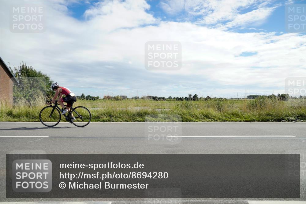 31.08.2025 - Elbe Triathlon Hamburg Michael Burmester http://msf.ph/oto/8694280 31.08.2025 14:50:19 Radfahren  meine-sportfotos.de