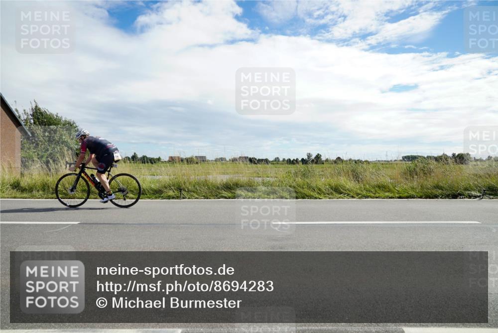31.08.2025 - Elbe Triathlon Hamburg Michael Burmester http://msf.ph/oto/8694283 31.08.2025 14:50:26 Radfahren  meine-sportfotos.de