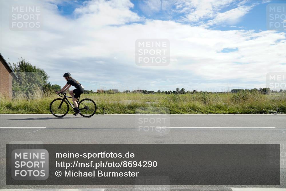 31.08.2025 - Elbe Triathlon Hamburg Michael Burmester http://msf.ph/oto/8694290 31.08.2025 14:50:57 Radfahren 162, 163 meine-sportfotos.de