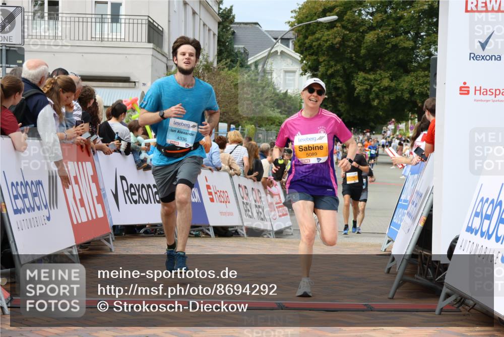 31.08.2025 - 21. Blankeneser Heldenlauf Strokosch-Dieckow http://msf.ph/oto/8694292 31.08.2025 12:35:45 Ziel 5089, 4336 meine-sportfotos.de