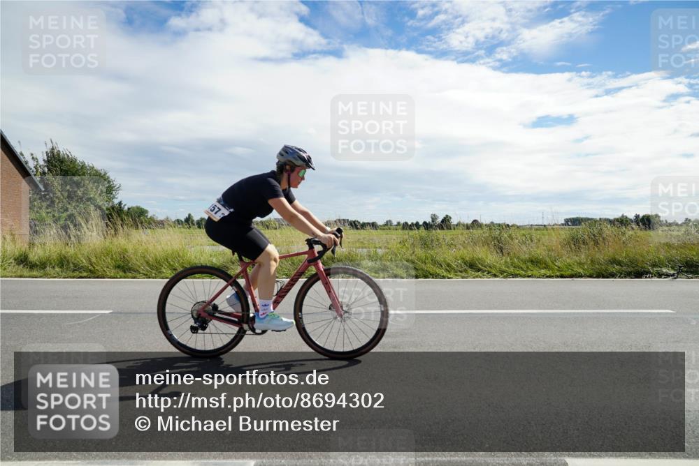 31.08.2025 - Elbe Triathlon Hamburg Michael Burmester http://msf.ph/oto/8694302 31.08.2025 14:51:43 Radfahren 157 meine-sportfotos.de