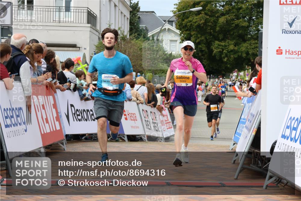 31.08.2025 - 21. Blankeneser Heldenlauf Strokosch-Dieckow http://msf.ph/oto/8694316 31.08.2025 12:35:44 Ziel 5089, 4336 meine-sportfotos.de