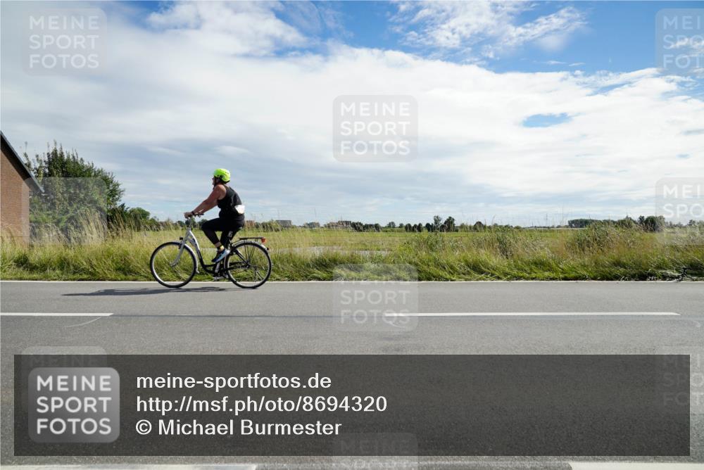 31.08.2025 - Elbe Triathlon Hamburg Michael Burmester http://msf.ph/oto/8694320 31.08.2025 14:52:48 Radfahren  meine-sportfotos.de