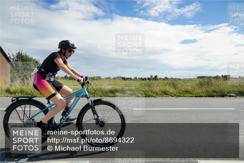 31.08.2025 - Elbe Triathlon Hamburg Michael Burmester http://msf.ph/oto/8694322 31.08.2025 14:52:57 Radfahren 121 meine-sportfotos.de