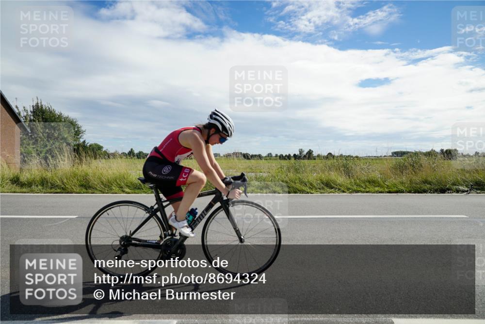 31.08.2025 - Elbe Triathlon Hamburg Michael Burmester http://msf.ph/oto/8694324 31.08.2025 14:53:01 Radfahren 121, 141 meine-sportfotos.de