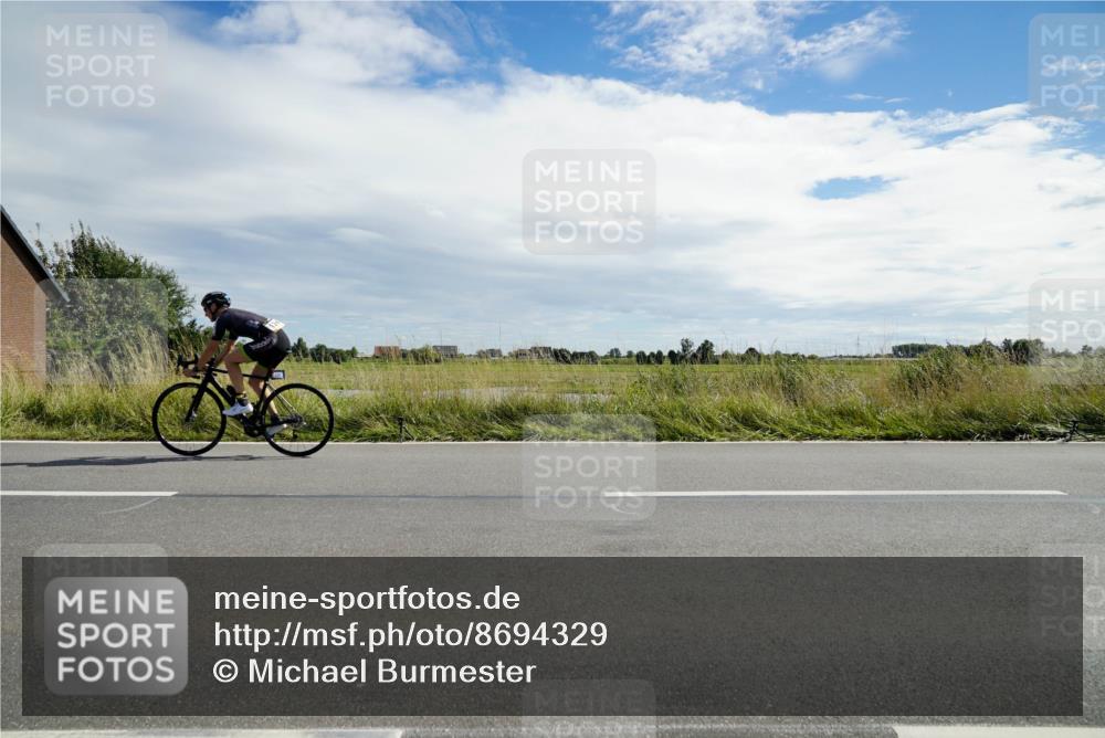 31.08.2025 - Elbe Triathlon Hamburg Michael Burmester http://msf.ph/oto/8694329 31.08.2025 14:53:17 Radfahren 124 meine-sportfotos.de