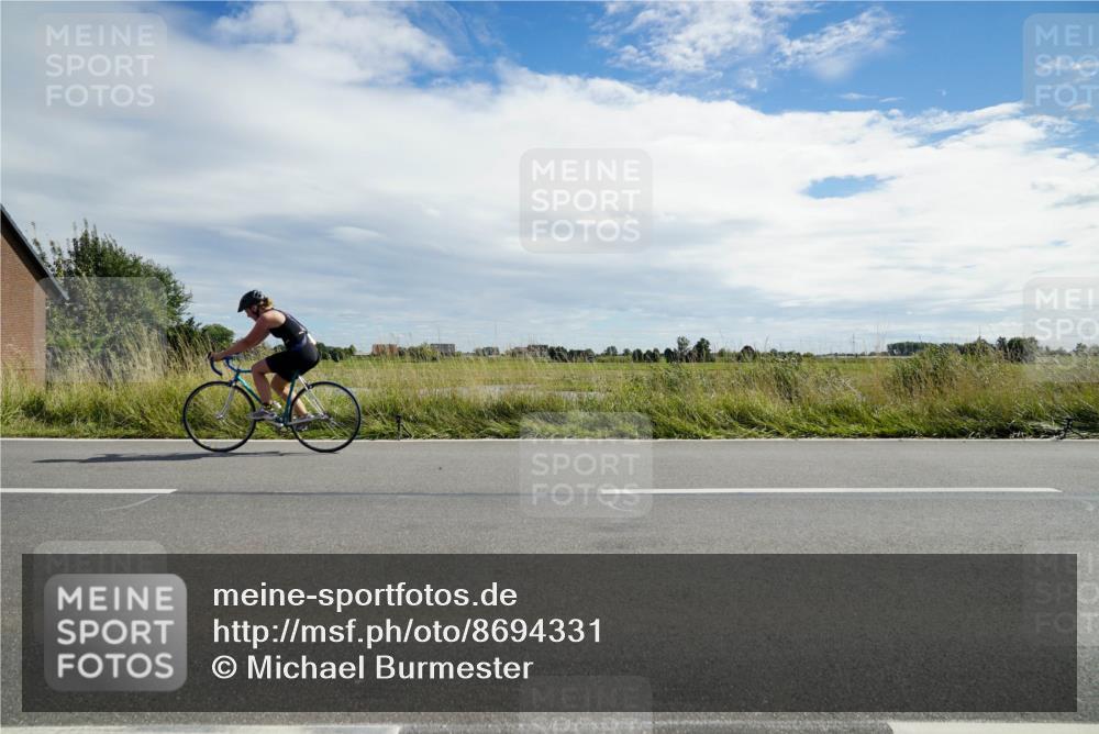 31.08.2025 - Elbe Triathlon Hamburg Michael Burmester http://msf.ph/oto/8694331 31.08.2025 14:53:19 Radfahren 124 meine-sportfotos.de