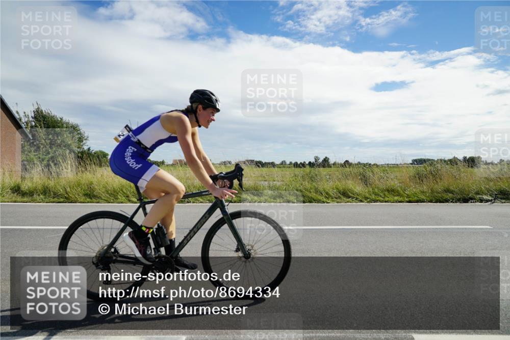 31.08.2025 - Elbe Triathlon Hamburg Michael Burmester http://msf.ph/oto/8694334 31.08.2025 14:53:29 Radfahren  meine-sportfotos.de
