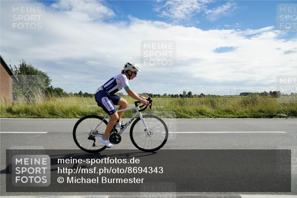 31.08.2025 - Elbe Triathlon Hamburg Michael Burmester http://msf.ph/oto/8694343 31.08.2025 14:54:06 Radfahren  meine-sportfotos.de