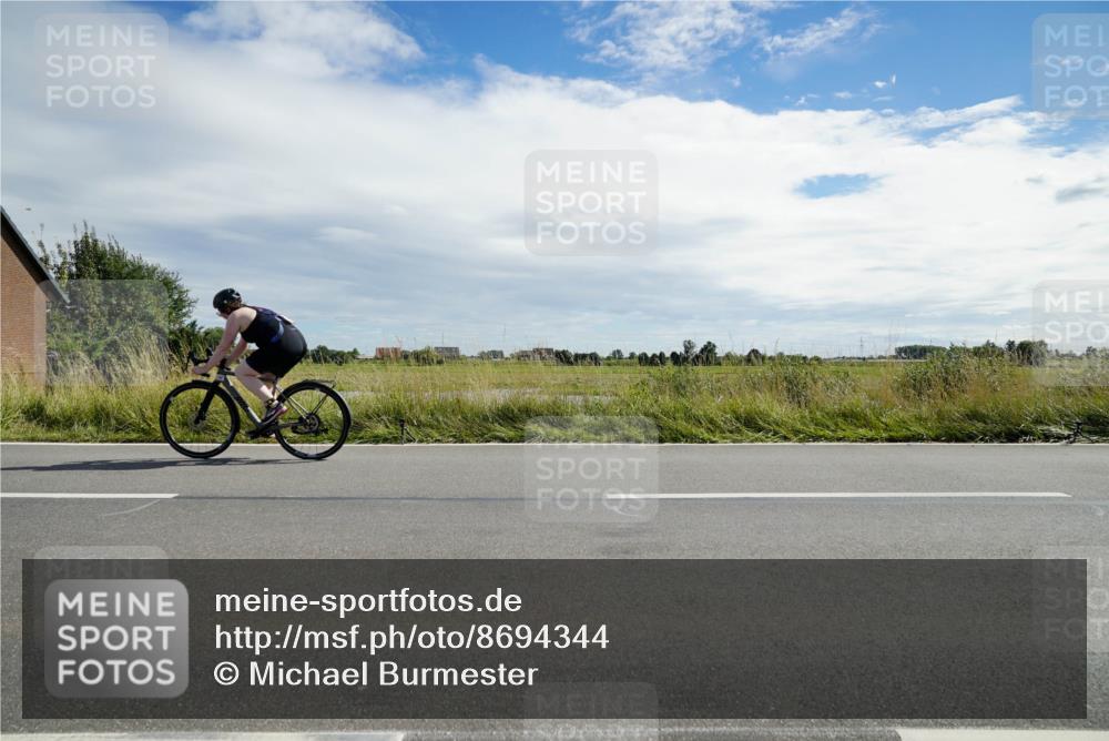 31.08.2025 - Elbe Triathlon Hamburg Michael Burmester http://msf.ph/oto/8694344 31.08.2025 14:54:16 Radfahren  meine-sportfotos.de