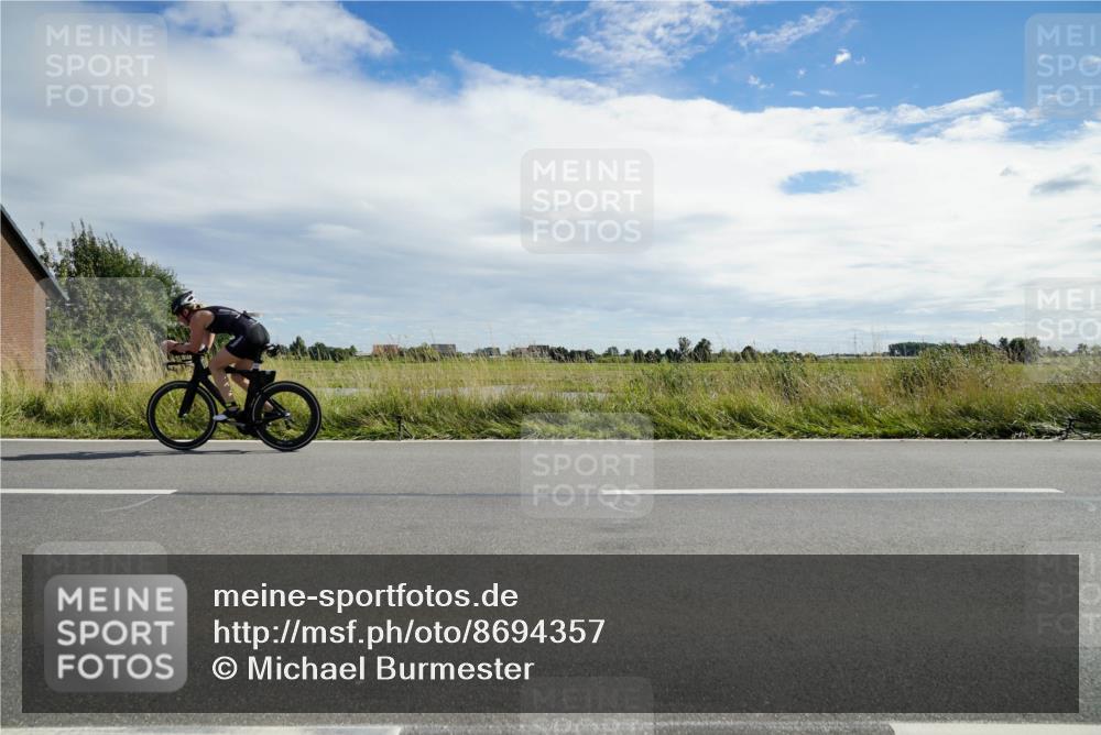 31.08.2025 - Elbe Triathlon Hamburg Michael Burmester http://msf.ph/oto/8694357 31.08.2025 14:54:55 Radfahren  meine-sportfotos.de