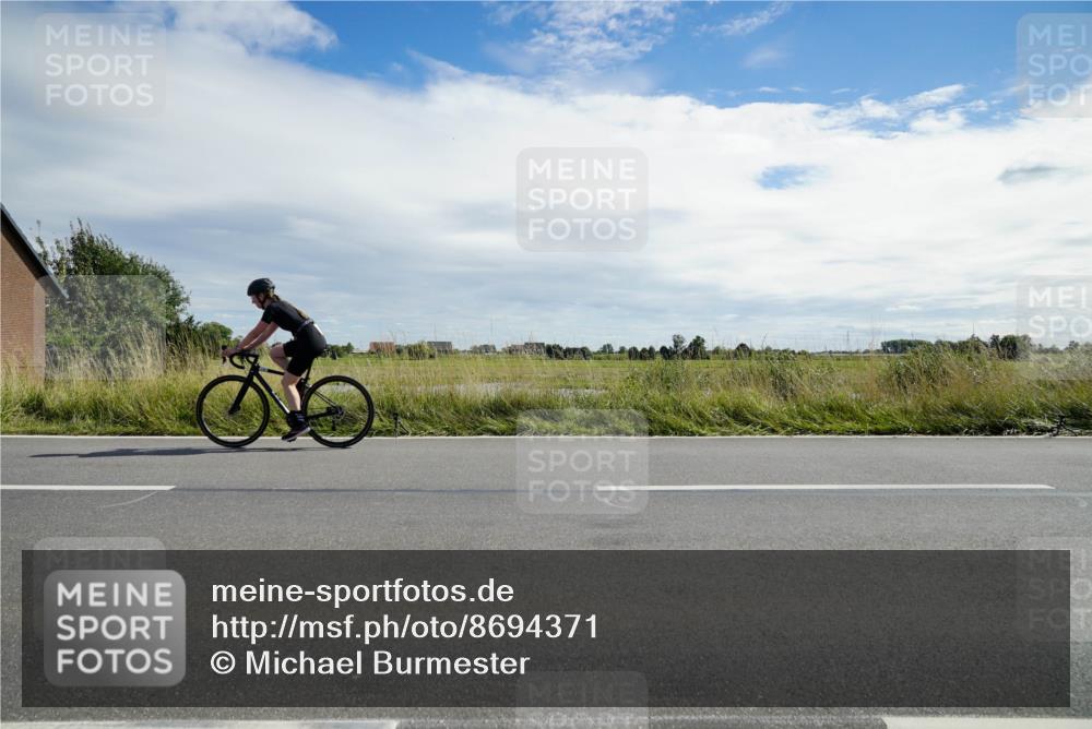 31.08.2025 - Elbe Triathlon Hamburg Michael Burmester http://msf.ph/oto/8694371 31.08.2025 14:56:18 Radfahren  meine-sportfotos.de