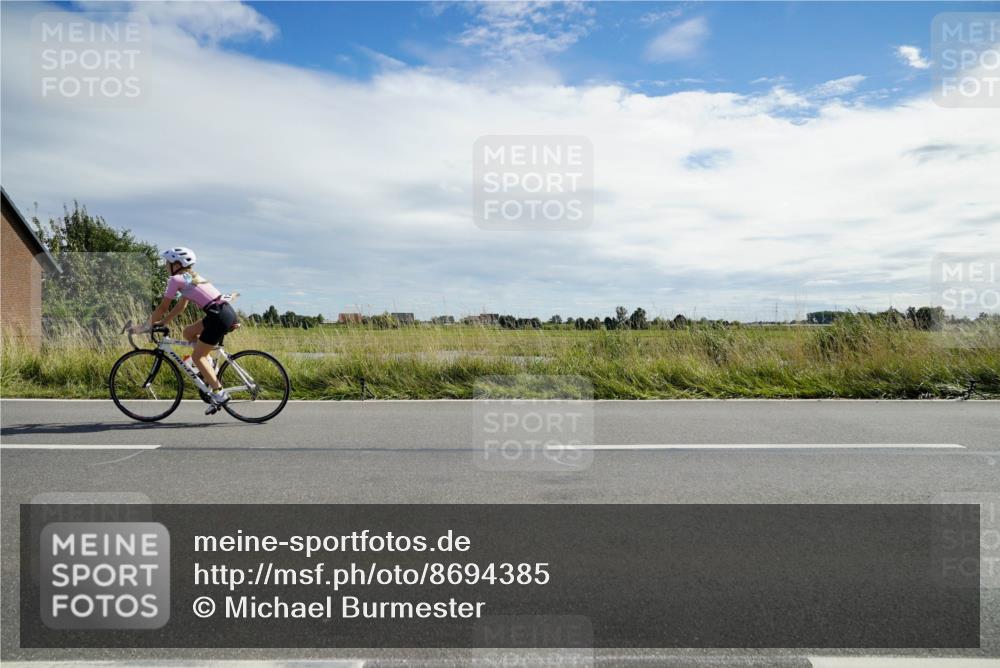 31.08.2025 - Elbe Triathlon Hamburg Michael Burmester http://msf.ph/oto/8694385 31.08.2025 14:57:07 Radfahren  meine-sportfotos.de