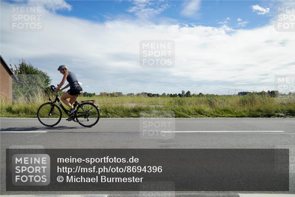 31.08.2025 - Elbe Triathlon Hamburg Michael Burmester http://msf.ph/oto/8694396 31.08.2025 14:58:00 Radfahren  meine-sportfotos.de