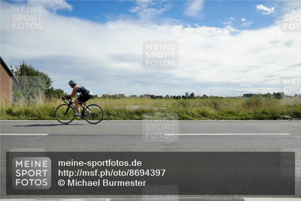 31.08.2025 - Elbe Triathlon Hamburg Michael Burmester http://msf.ph/oto/8694397 31.08.2025 14:58:04 Radfahren  meine-sportfotos.de