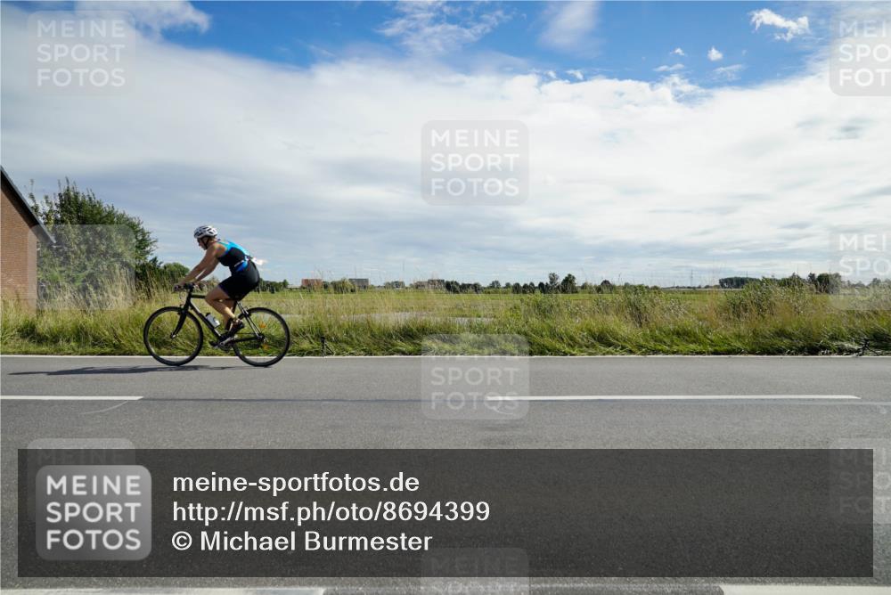 31.08.2025 - Elbe Triathlon Hamburg Michael Burmester http://msf.ph/oto/8694399 31.08.2025 14:58:12 Radfahren  meine-sportfotos.de