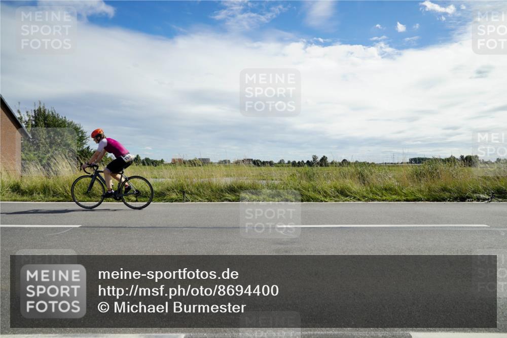 31.08.2025 - Elbe Triathlon Hamburg Michael Burmester http://msf.ph/oto/8694400 31.08.2025 14:58:27 Radfahren  meine-sportfotos.de