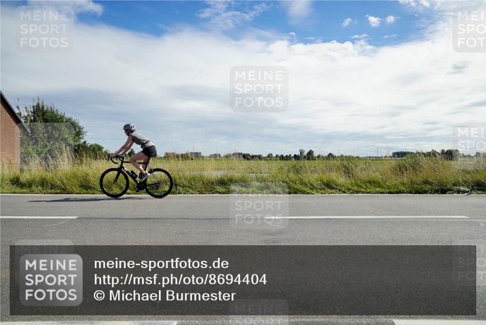 31.08.2025 - Elbe Triathlon Hamburg Michael Burmester http://msf.ph/oto/8694404 31.08.2025 14:58:52 Radfahren  meine-sportfotos.de