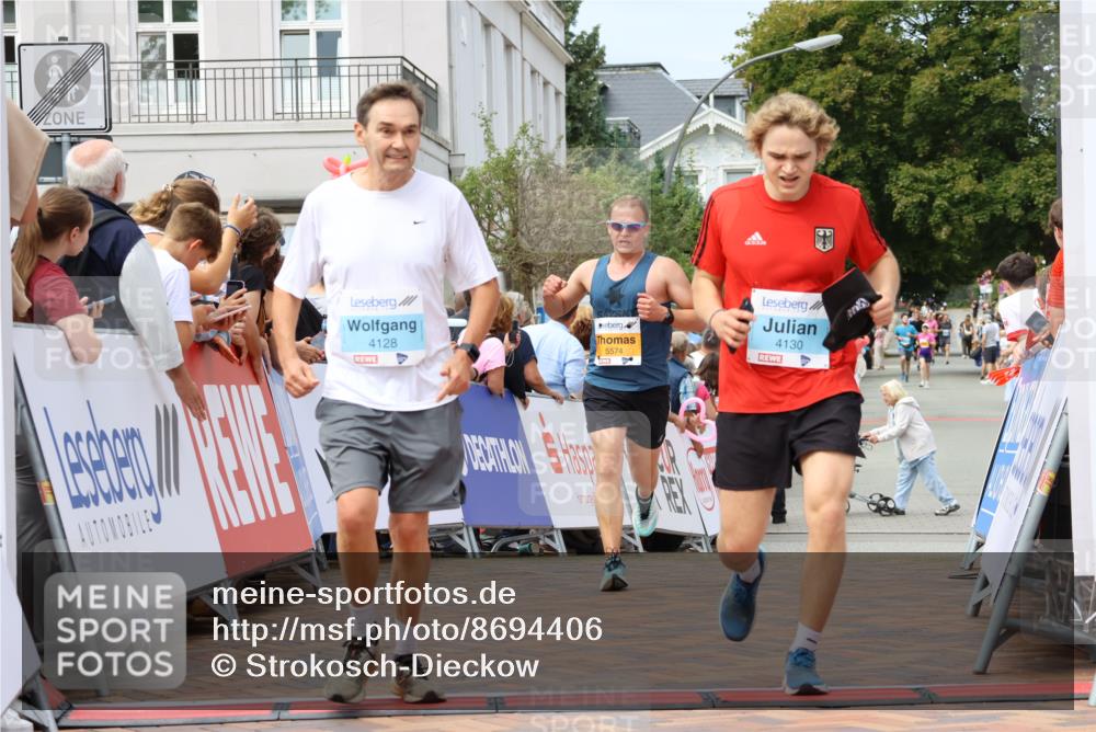 31.08.2025 - 21. Blankeneser Heldenlauf Strokosch-Dieckow http://msf.ph/oto/8694406 31.08.2025 12:35:24 Ziel 5574, 5302, 4130, 4128 meine-sportfotos.de