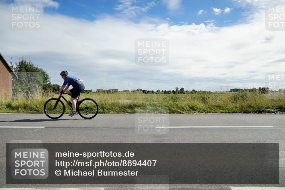 31.08.2025 - Elbe Triathlon Hamburg Michael Burmester http://msf.ph/oto/8694407 31.08.2025 14:59:02 Radfahren  meine-sportfotos.de