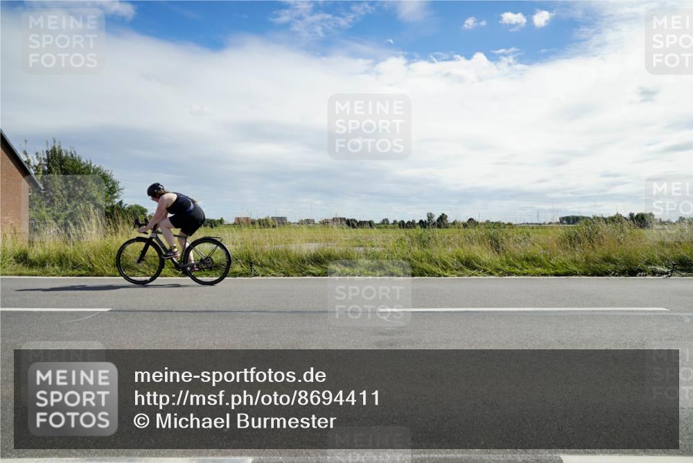31.08.2025 - Elbe Triathlon Hamburg Michael Burmester http://msf.ph/oto/8694411 31.08.2025 14:59:22 Radfahren  meine-sportfotos.de