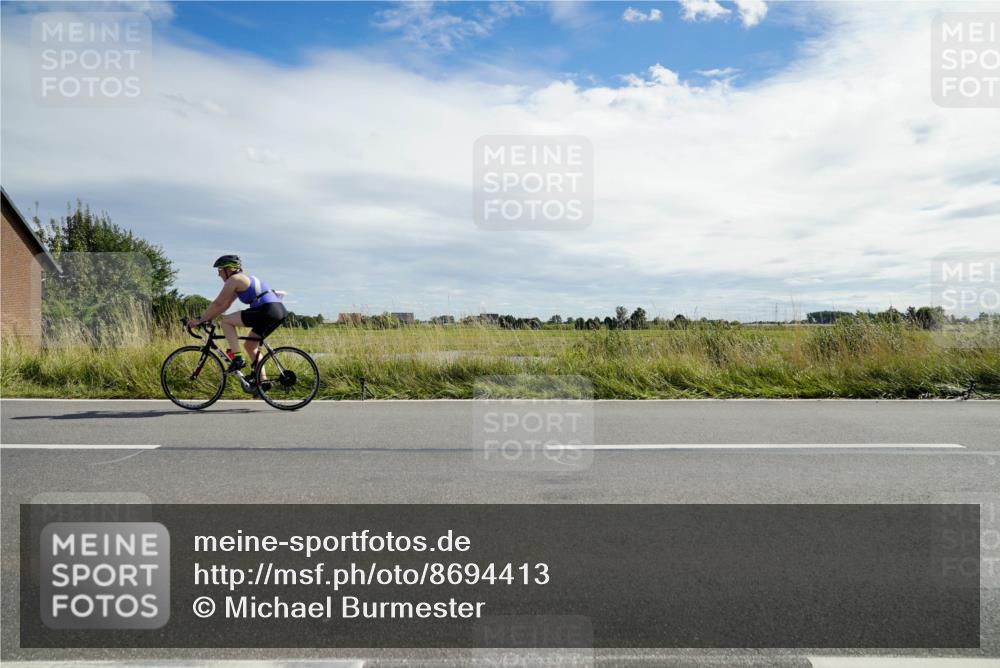 31.08.2025 - Elbe Triathlon Hamburg Michael Burmester http://msf.ph/oto/8694413 31.08.2025 14:59:56 Radfahren  meine-sportfotos.de