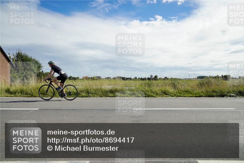 31.08.2025 - Elbe Triathlon Hamburg Michael Burmester http://msf.ph/oto/8694417 31.08.2025 15:00:11 Radfahren  meine-sportfotos.de