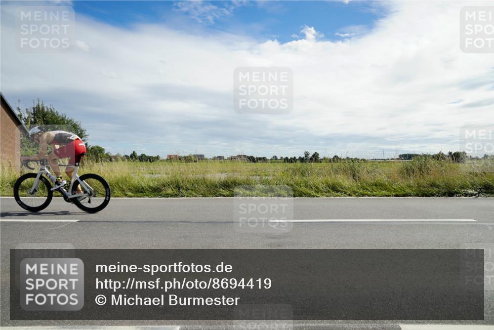 31.08.2025 - Elbe Triathlon Hamburg Michael Burmester http://msf.ph/oto/8694419 31.08.2025 15:00:38 Radfahren  meine-sportfotos.de