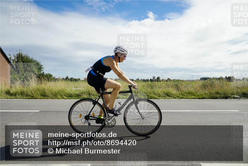 31.08.2025 - Elbe Triathlon Hamburg Michael Burmester http://msf.ph/oto/8694420 31.08.2025 15:00:58 Radfahren  meine-sportfotos.de