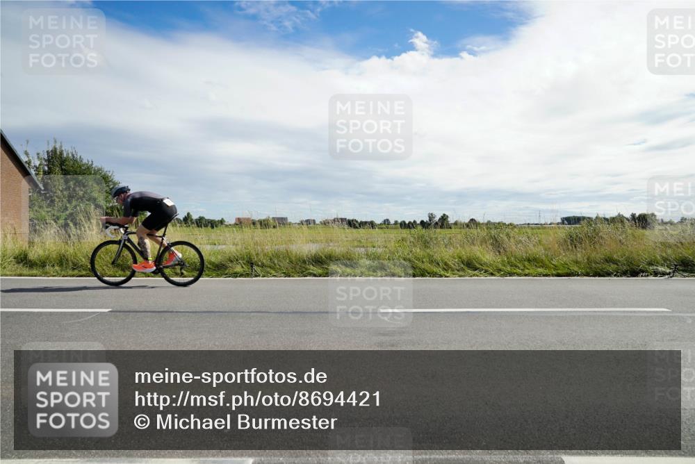 31.08.2025 - Elbe Triathlon Hamburg Michael Burmester http://msf.ph/oto/8694421 31.08.2025 15:01:01 Radfahren  meine-sportfotos.de