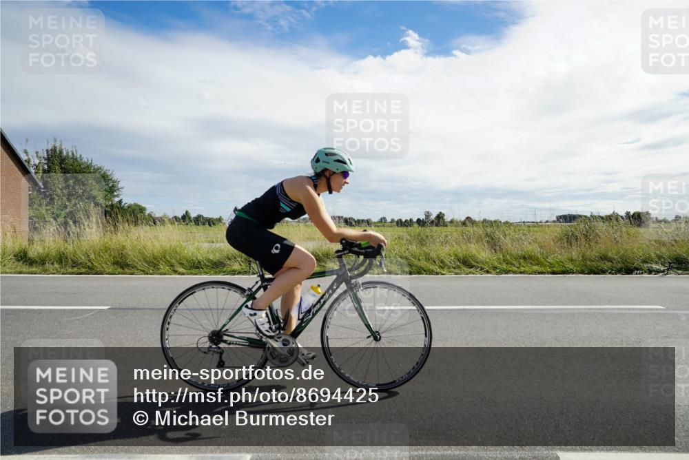 31.08.2025 - Elbe Triathlon Hamburg Michael Burmester http://msf.ph/oto/8694425 31.08.2025 15:01:07 Radfahren  meine-sportfotos.de