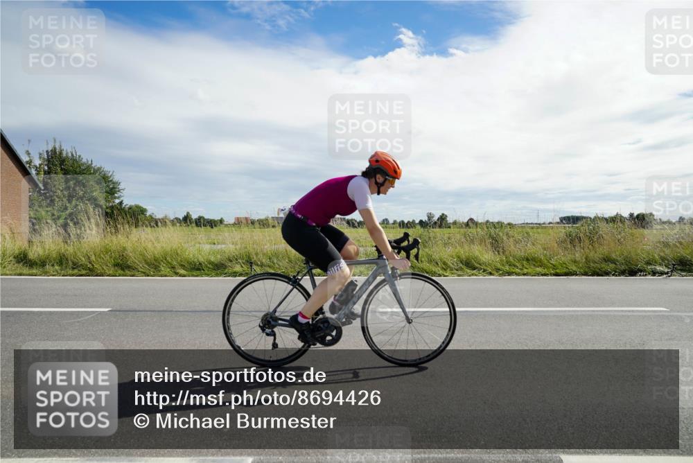 31.08.2025 - Elbe Triathlon Hamburg Michael Burmester http://msf.ph/oto/8694426 31.08.2025 15:01:17 Radfahren 158 meine-sportfotos.de