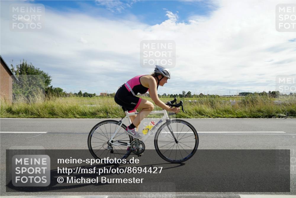 31.08.2025 - Elbe Triathlon Hamburg Michael Burmester http://msf.ph/oto/8694427 31.08.2025 15:01:28 Radfahren  meine-sportfotos.de