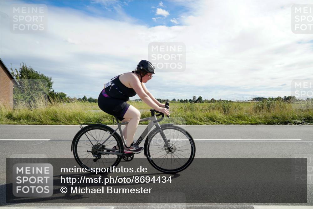 31.08.2025 - Elbe Triathlon Hamburg Michael Burmester http://msf.ph/oto/8694434 31.08.2025 15:02:30 Radfahren  meine-sportfotos.de