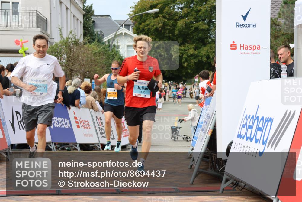 31.08.2025 - 21. Blankeneser Heldenlauf Strokosch-Dieckow http://msf.ph/oto/8694437 31.08.2025 12:35:23 Ziel 5574, 5302, 4130, 4128 meine-sportfotos.de