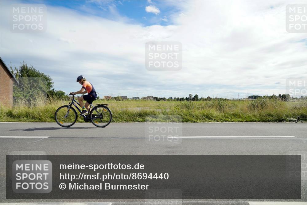 31.08.2025 - Elbe Triathlon Hamburg Michael Burmester http://msf.ph/oto/8694440 31.08.2025 15:02:48 Radfahren  meine-sportfotos.de