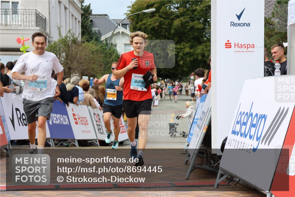 31.08.2025 - 21. Blankeneser Heldenlauf Strokosch-Dieckow http://msf.ph/oto/8694445 31.08.2025 12:35:23 Ziel 5574, 5302, 4130, 4128 meine-sportfotos.de