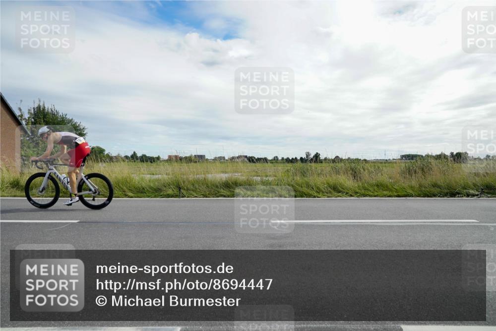 31.08.2025 - Elbe Triathlon Hamburg Michael Burmester http://msf.ph/oto/8694447 31.08.2025 15:04:21 Radfahren  meine-sportfotos.de