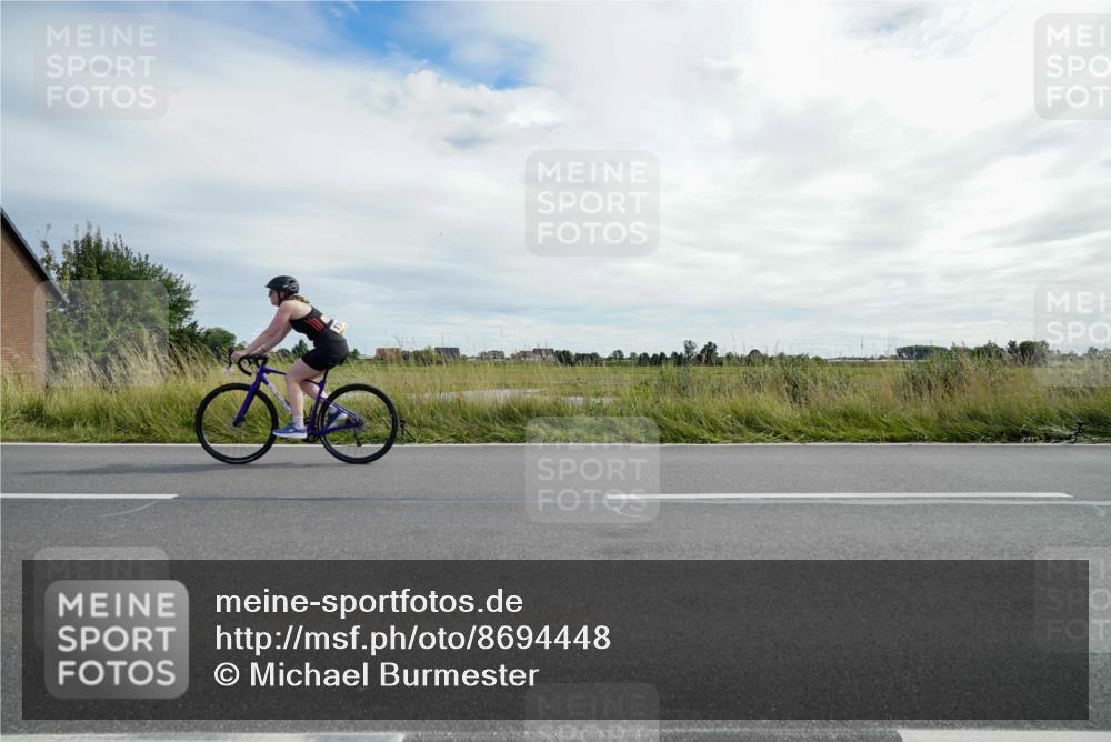 31.08.2025 - Elbe Triathlon Hamburg Michael Burmester http://msf.ph/oto/8694448 31.08.2025 15:04:28 Radfahren  meine-sportfotos.de