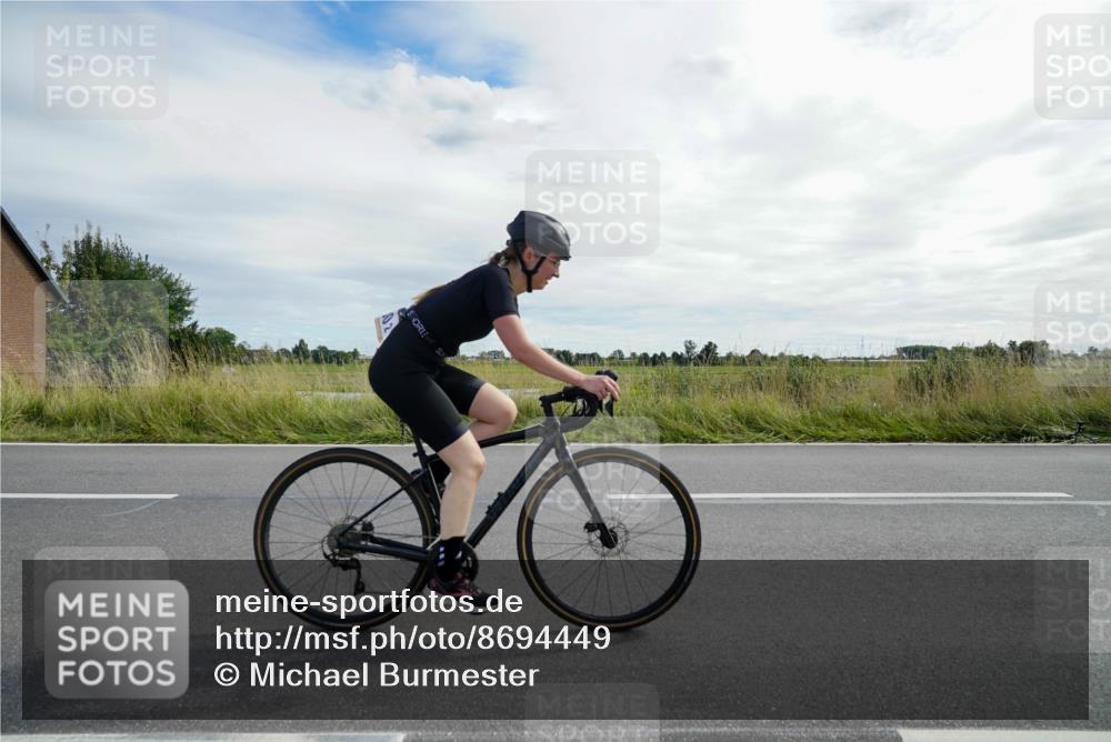 31.08.2025 - Elbe Triathlon Hamburg Michael Burmester http://msf.ph/oto/8694449 31.08.2025 15:04:44 Radfahren  meine-sportfotos.de
