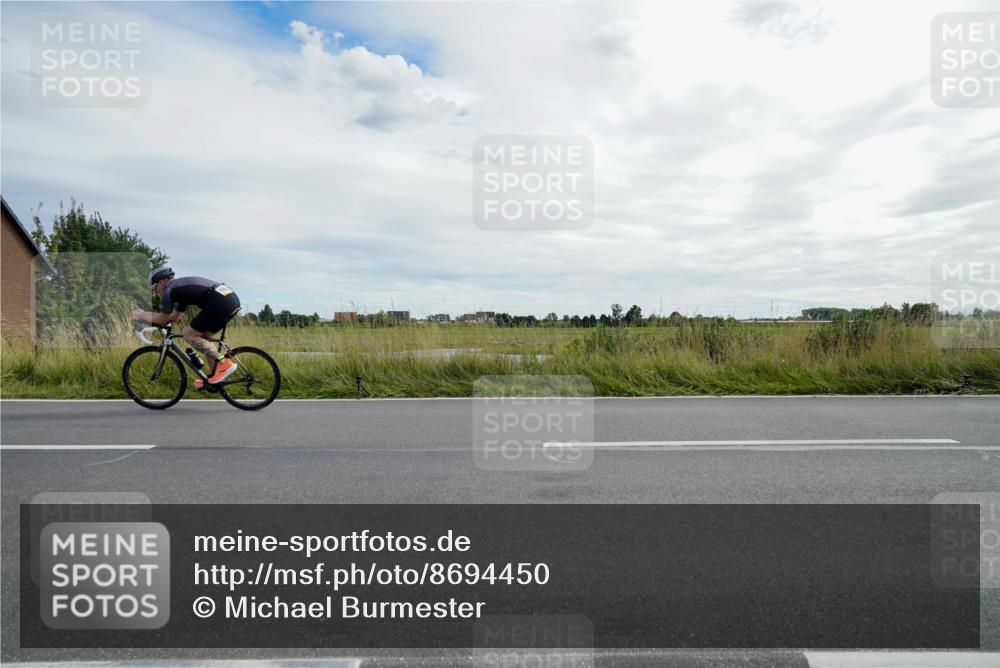 31.08.2025 - Elbe Triathlon Hamburg Michael Burmester http://msf.ph/oto/8694450 31.08.2025 15:05:16 Radfahren  meine-sportfotos.de