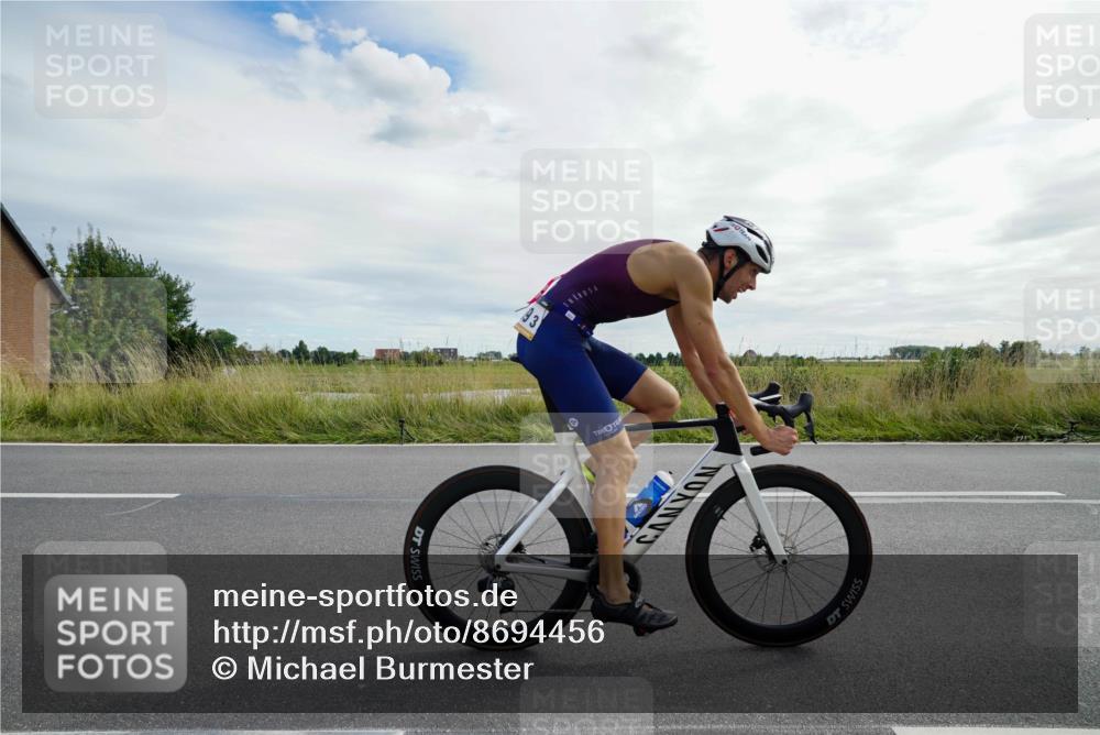 31.08.2025 - Elbe Triathlon Hamburg Michael Burmester http://msf.ph/oto/8694456 31.08.2025 15:05:42 Radfahren  meine-sportfotos.de