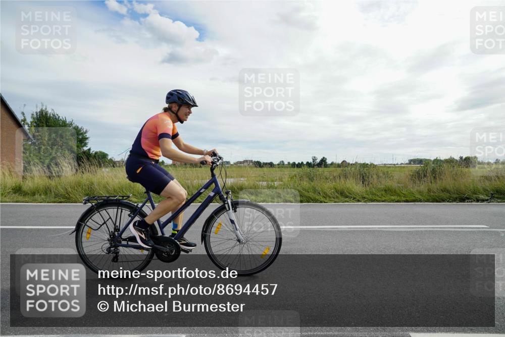 31.08.2025 - Elbe Triathlon Hamburg Michael Burmester http://msf.ph/oto/8694457 31.08.2025 15:06:01 Radfahren  meine-sportfotos.de