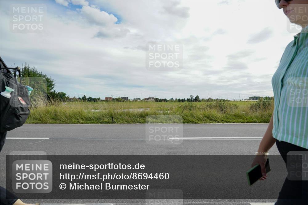 31.08.2025 - Elbe Triathlon Hamburg Michael Burmester http://msf.ph/oto/8694460 31.08.2025 15:06:17 Radfahren  meine-sportfotos.de