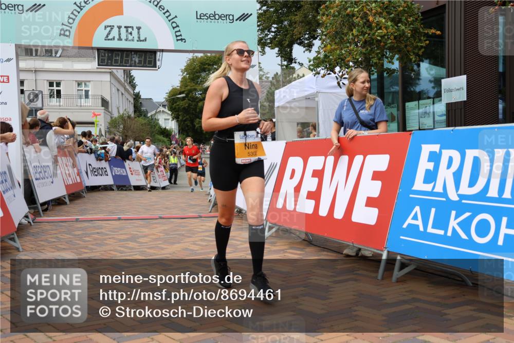 31.08.2025 - 21. Blankeneser Heldenlauf Strokosch-Dieckow http://msf.ph/oto/8694461 31.08.2025 12:35:20 Ziel 5302, 4130, 4128 meine-sportfotos.de
