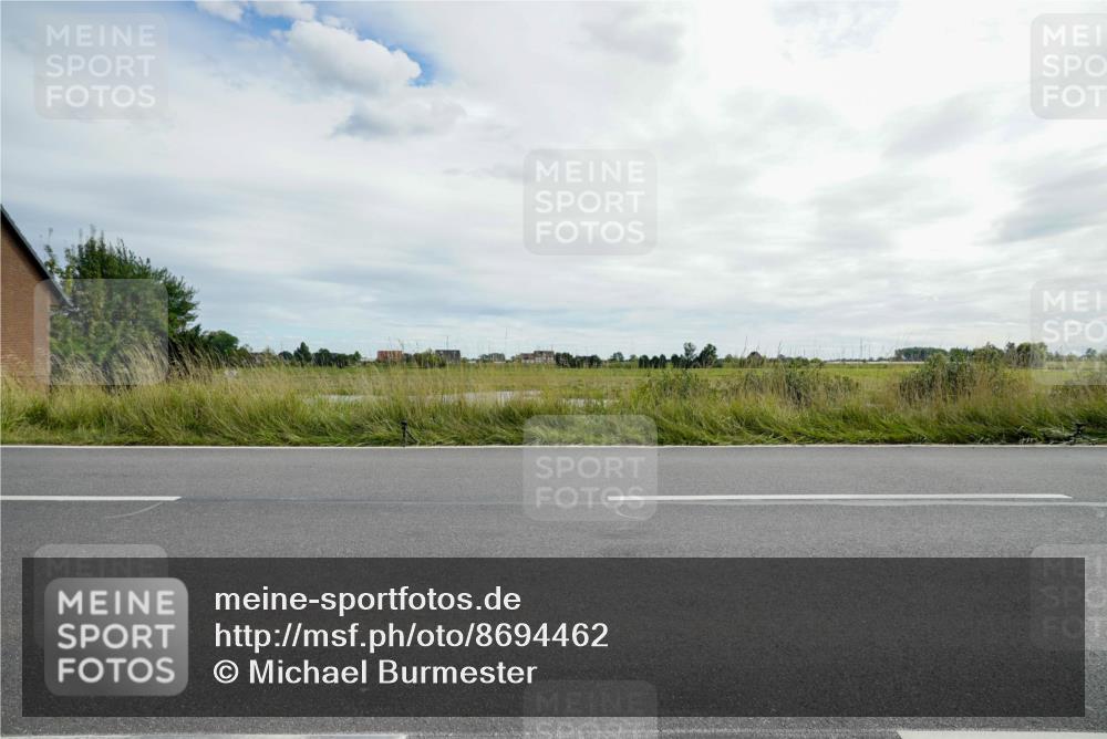 31.08.2025 - Elbe Triathlon Hamburg Michael Burmester http://msf.ph/oto/8694462 31.08.2025 15:06:19 Radfahren  meine-sportfotos.de