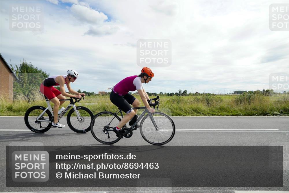 31.08.2025 - Elbe Triathlon Hamburg Michael Burmester http://msf.ph/oto/8694463 31.08.2025 15:06:27 Radfahren  meine-sportfotos.de
