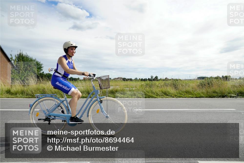 31.08.2025 - Elbe Triathlon Hamburg Michael Burmester http://msf.ph/oto/8694464 31.08.2025 15:06:35 Radfahren  meine-sportfotos.de