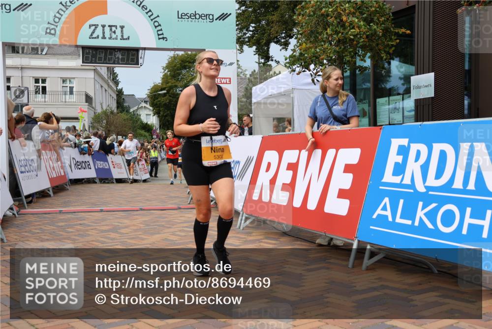 31.08.2025 - 21. Blankeneser Heldenlauf Strokosch-Dieckow http://msf.ph/oto/8694469 31.08.2025 12:35:20 Ziel 5302, 4130, 4128 meine-sportfotos.de